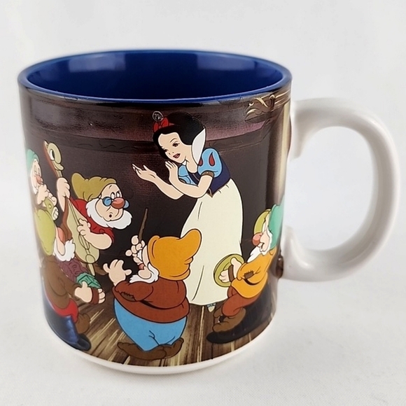 Disney Snow White and The  Seven Dwarfs Mug Tea Coffee Made in Japan - Picture 1 of 10